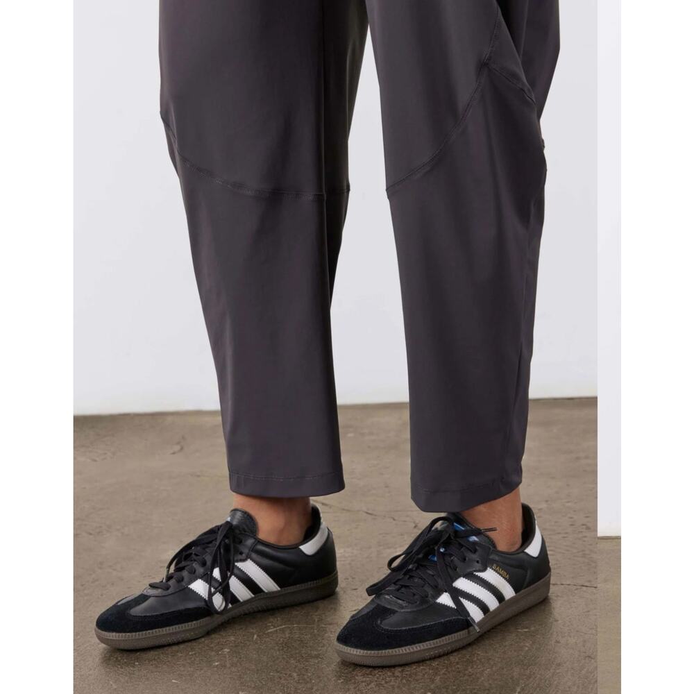 Ruti Women's The Wide-Ish Elastic Waist Pants In Graphite 6P - Picture 6 of 8